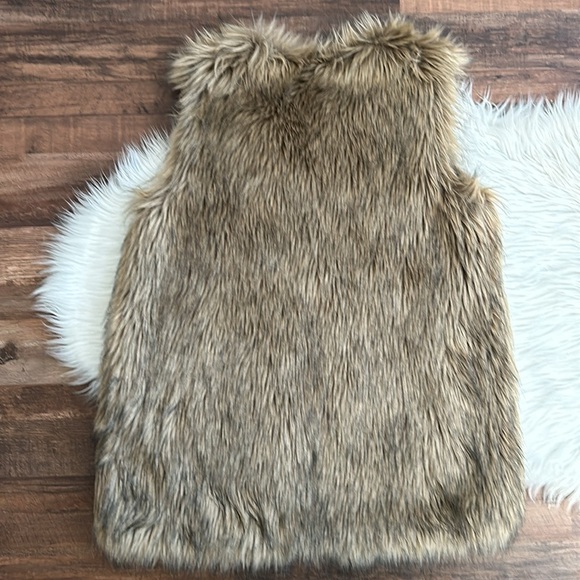 Mossimo | Faux Fur Vest  | Tan | Size S - Picture 2 of 9